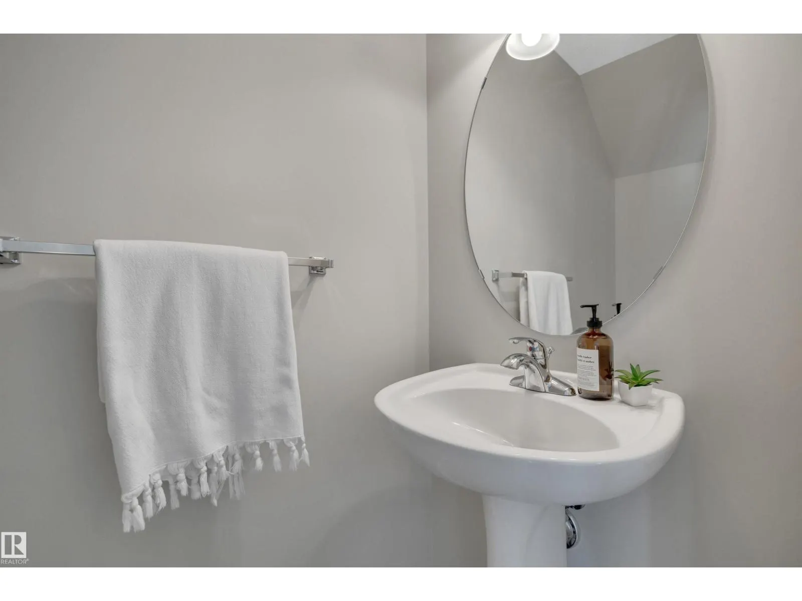 #73 1804 70 ST SW