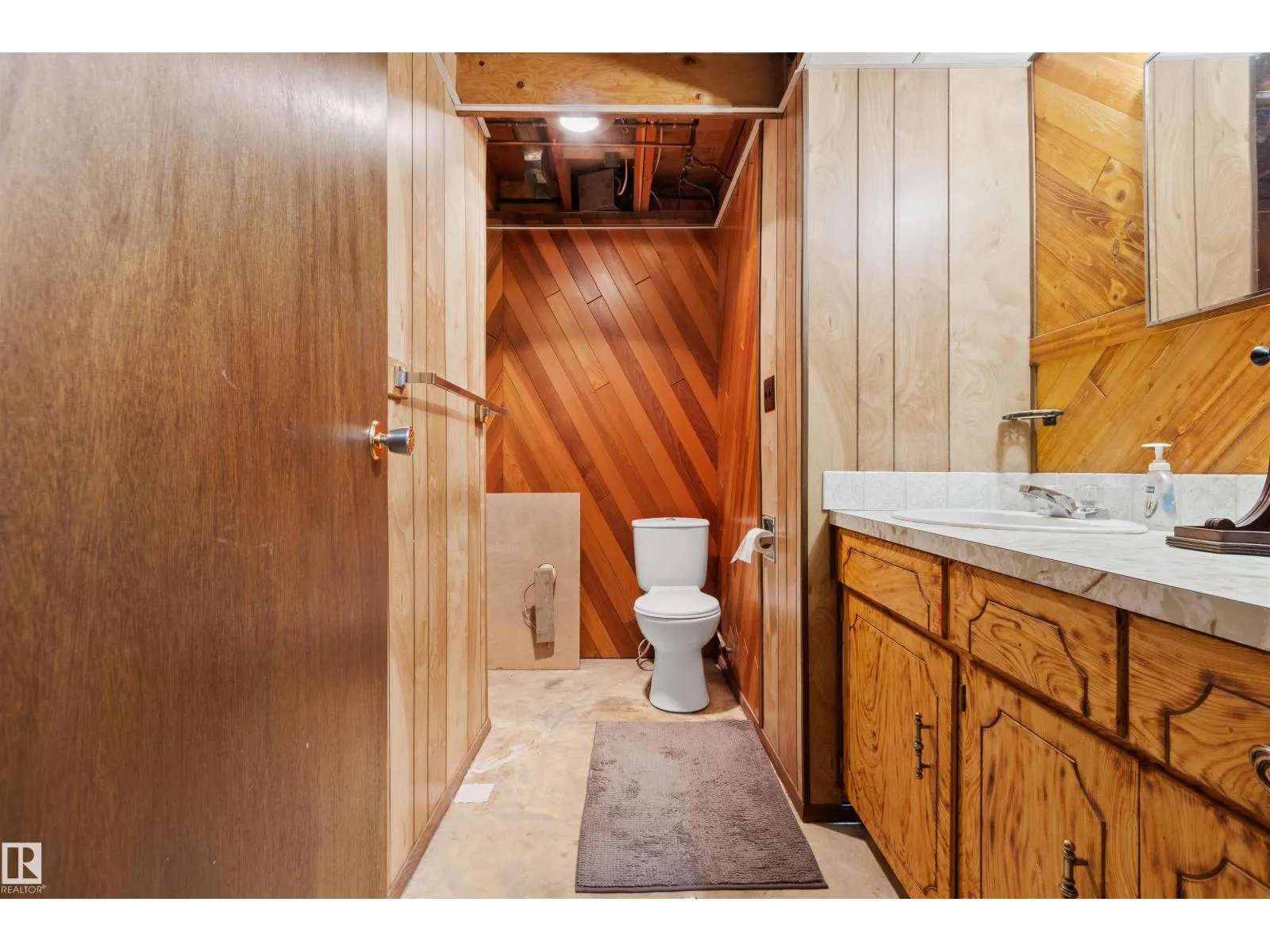 5223 44 AVE