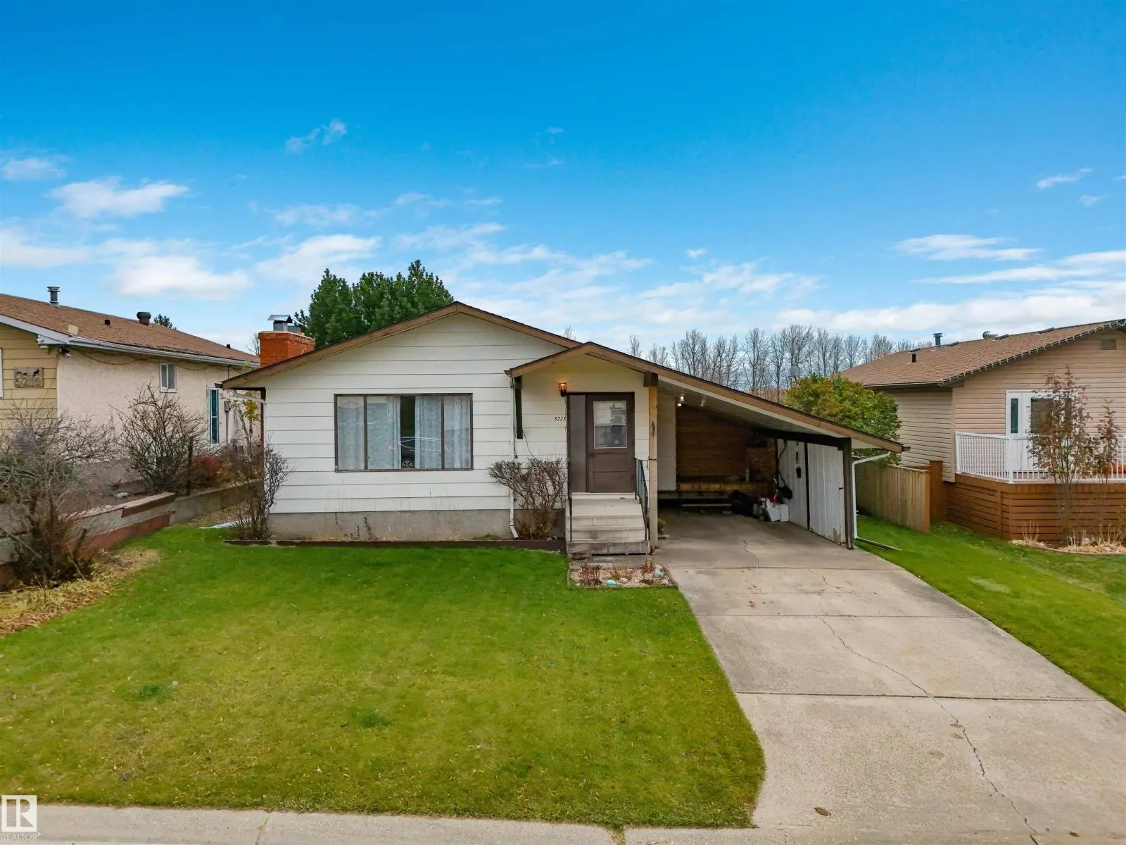 5223 44 AVE