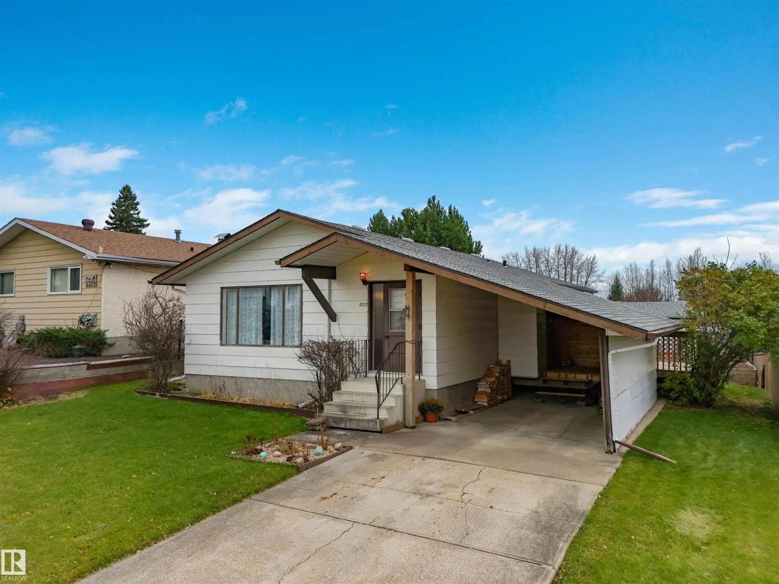 5223 44 AVE