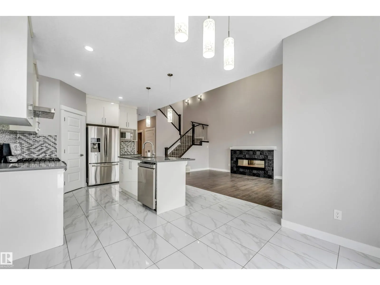 4816 37 ST