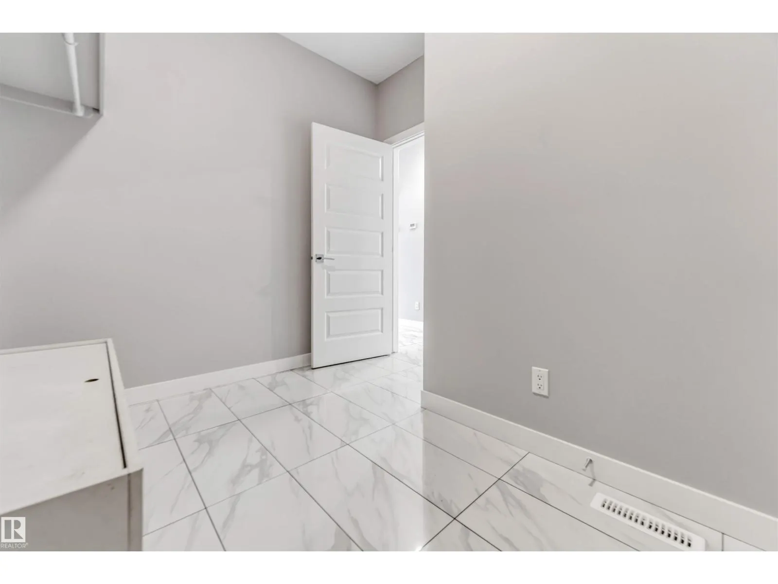 4816 37 ST