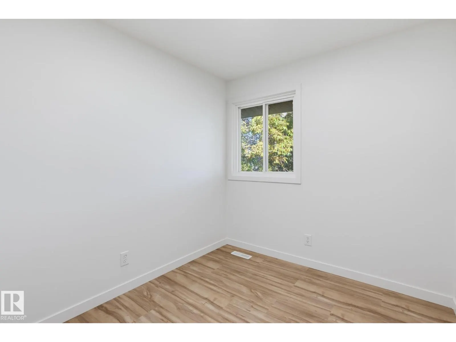 133 WOODSTOCK NW