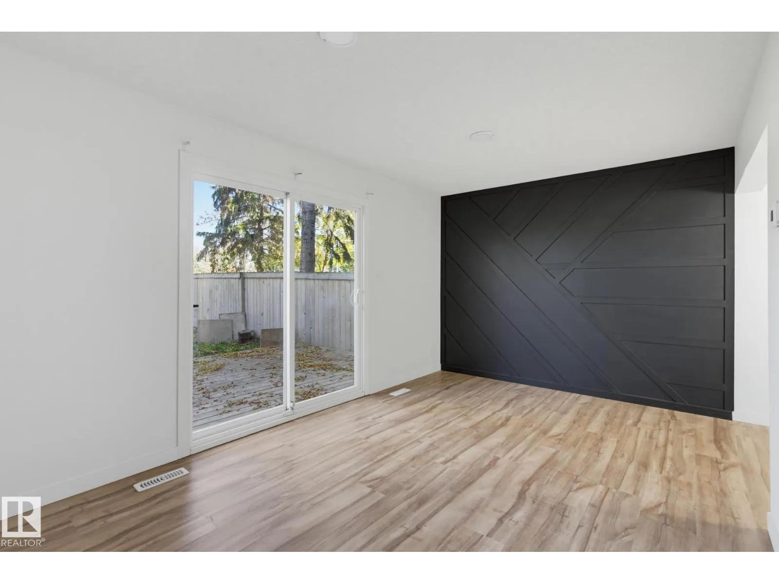 133 WOODSTOCK NW
