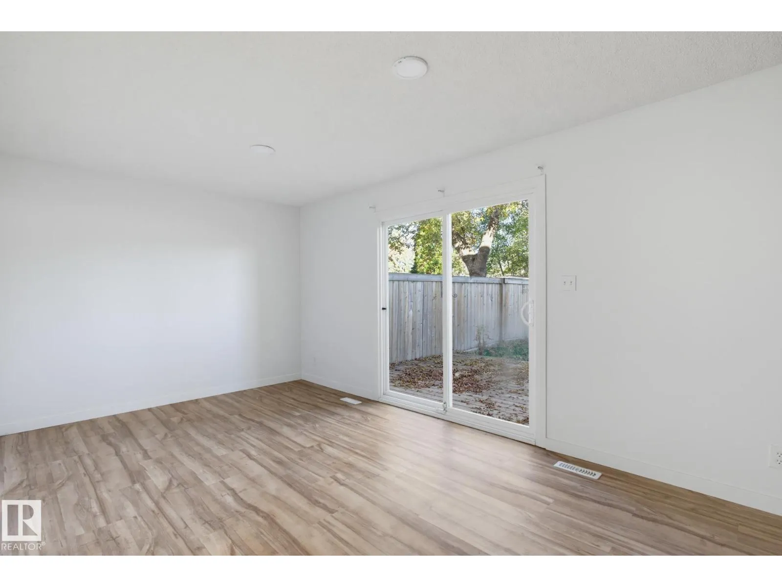 133 WOODSTOCK NW