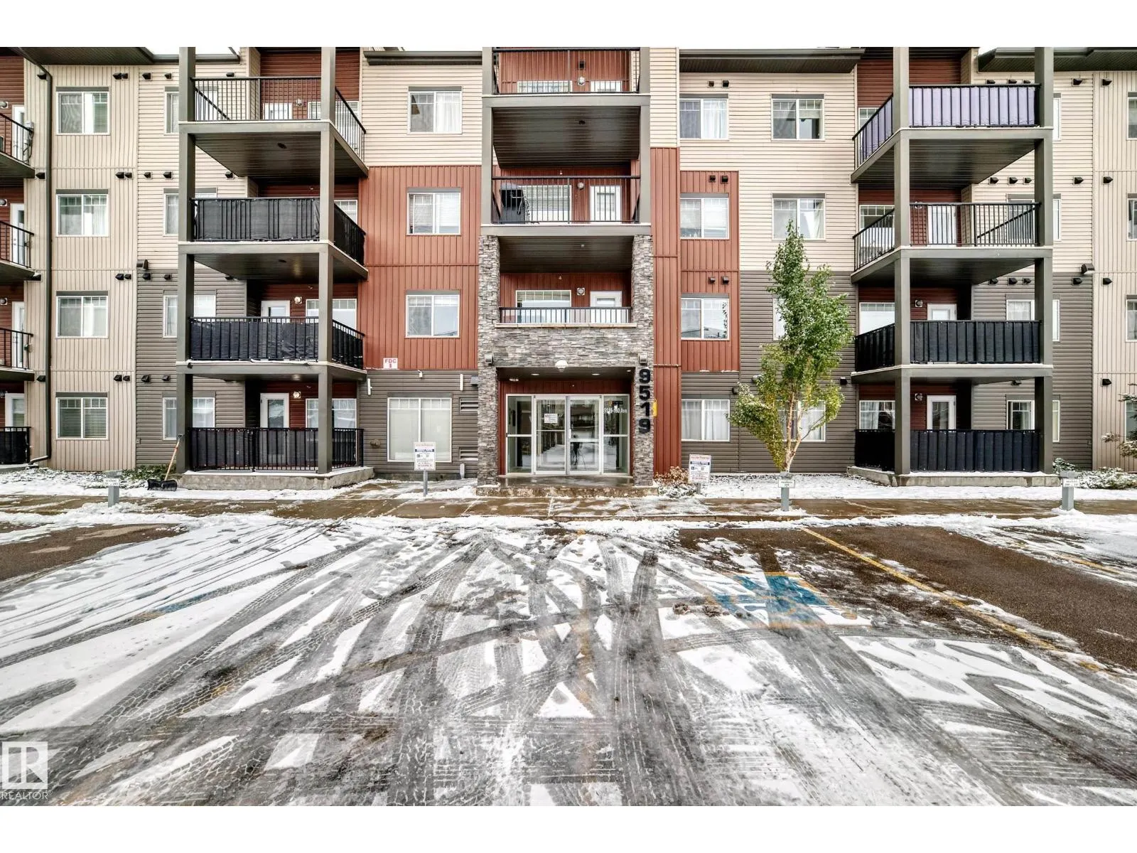 #403 9519 160 AV NW