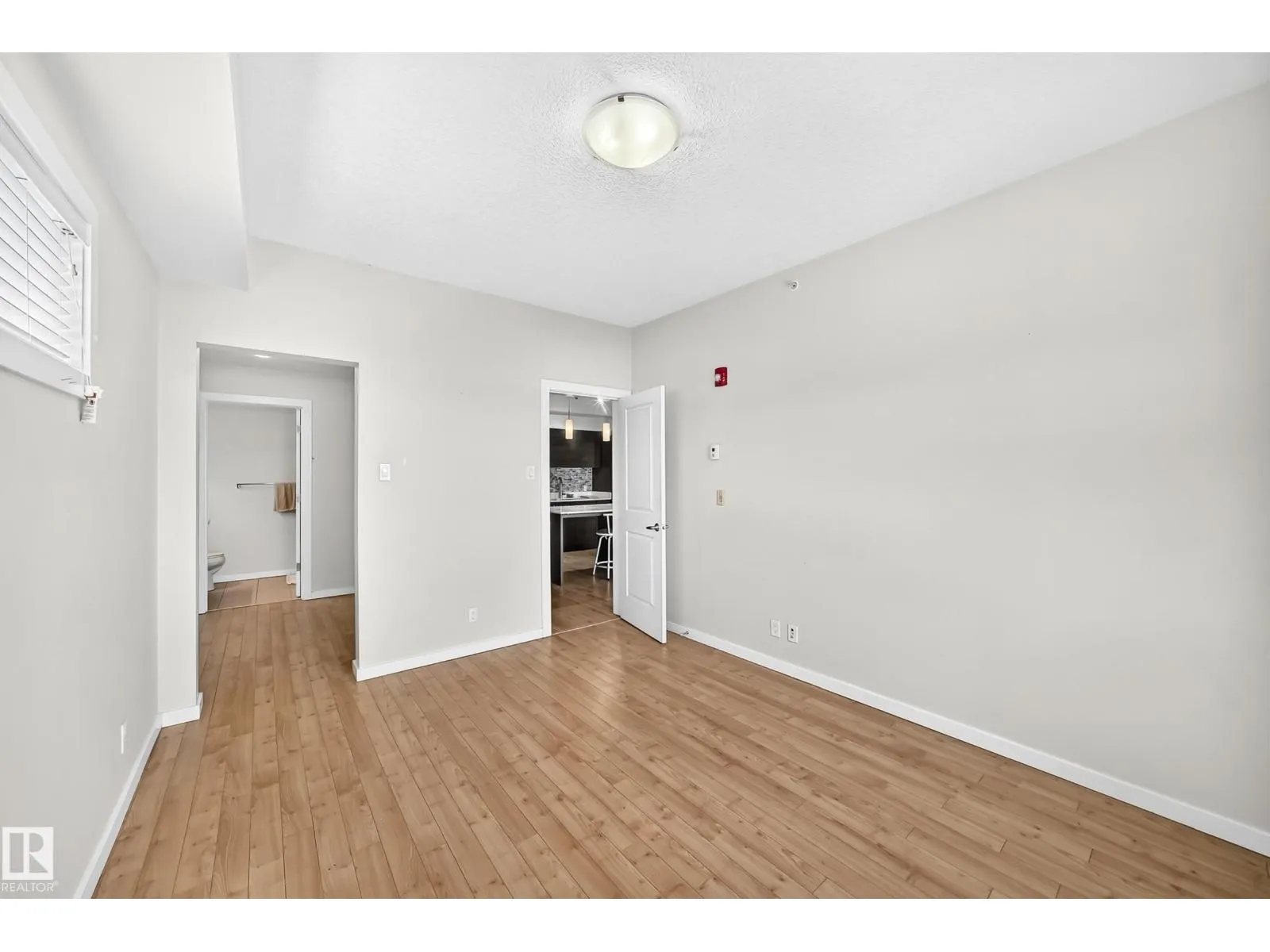 #403 9519 160 AV NW