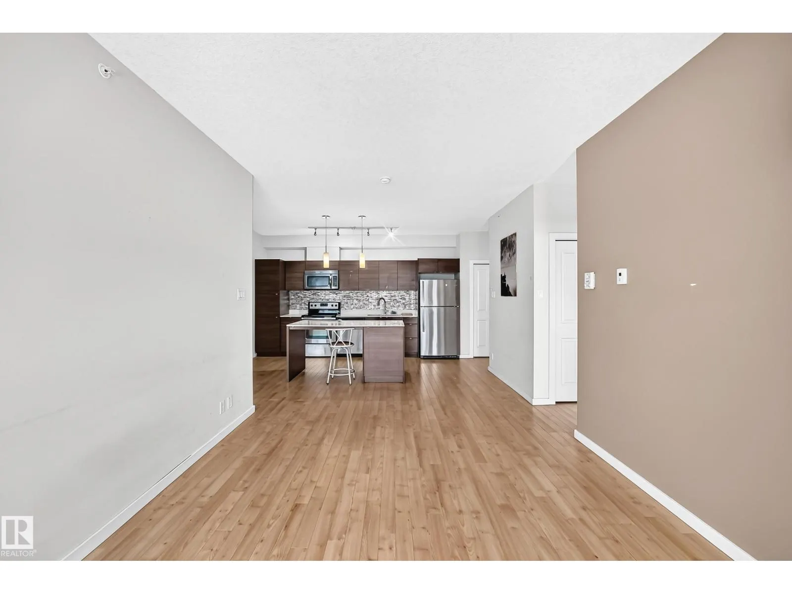 #403 9519 160 AV NW