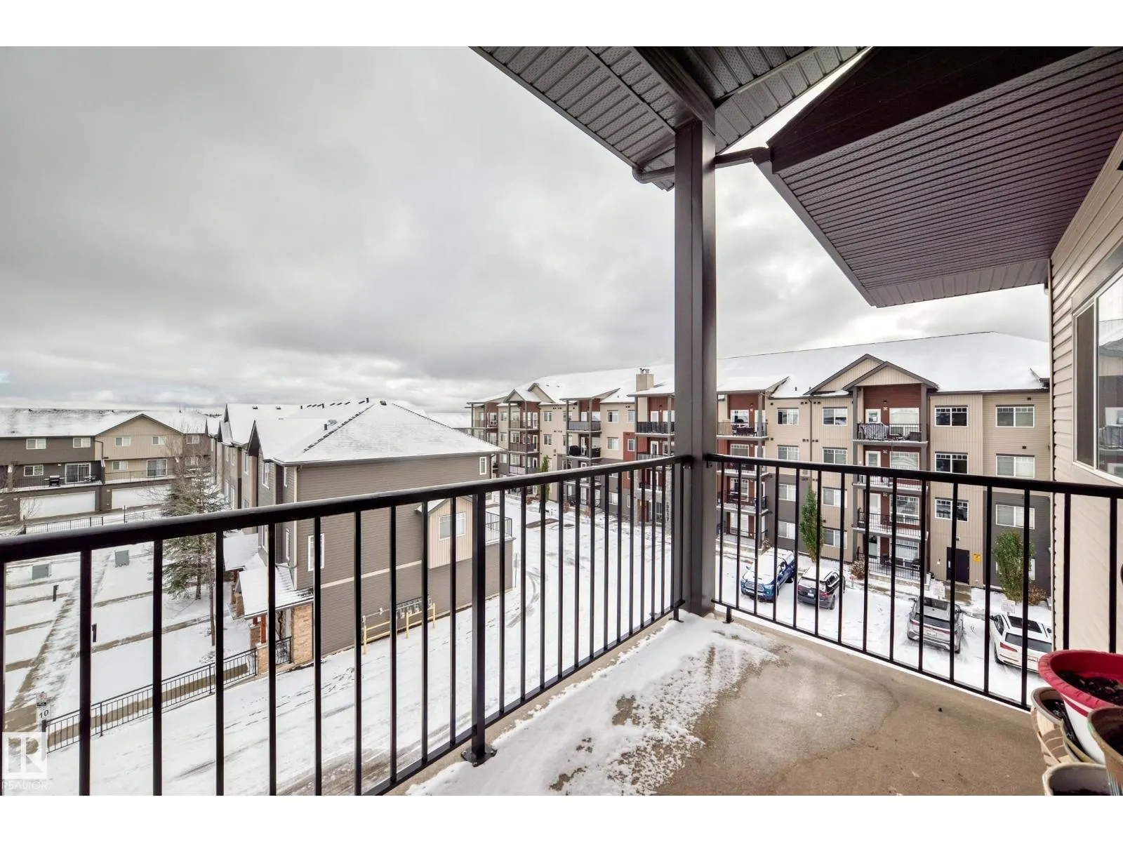 #403 9519 160 AV NW