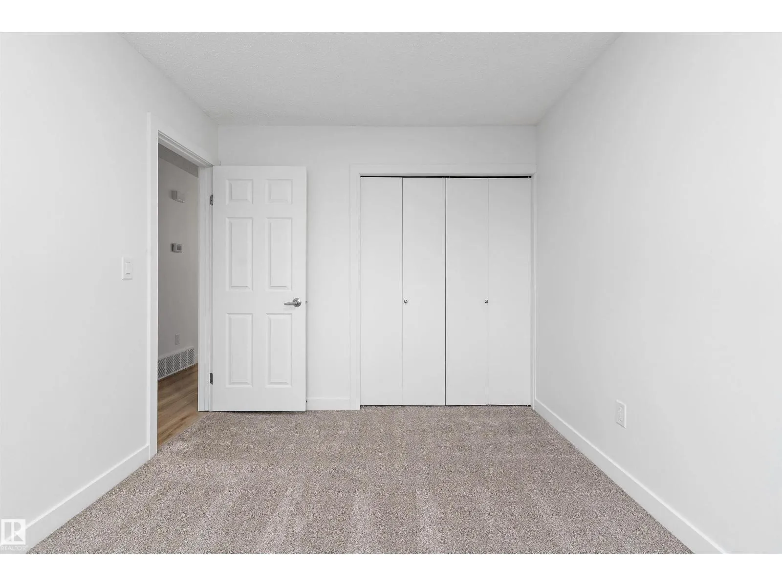 3816 41 AV NW