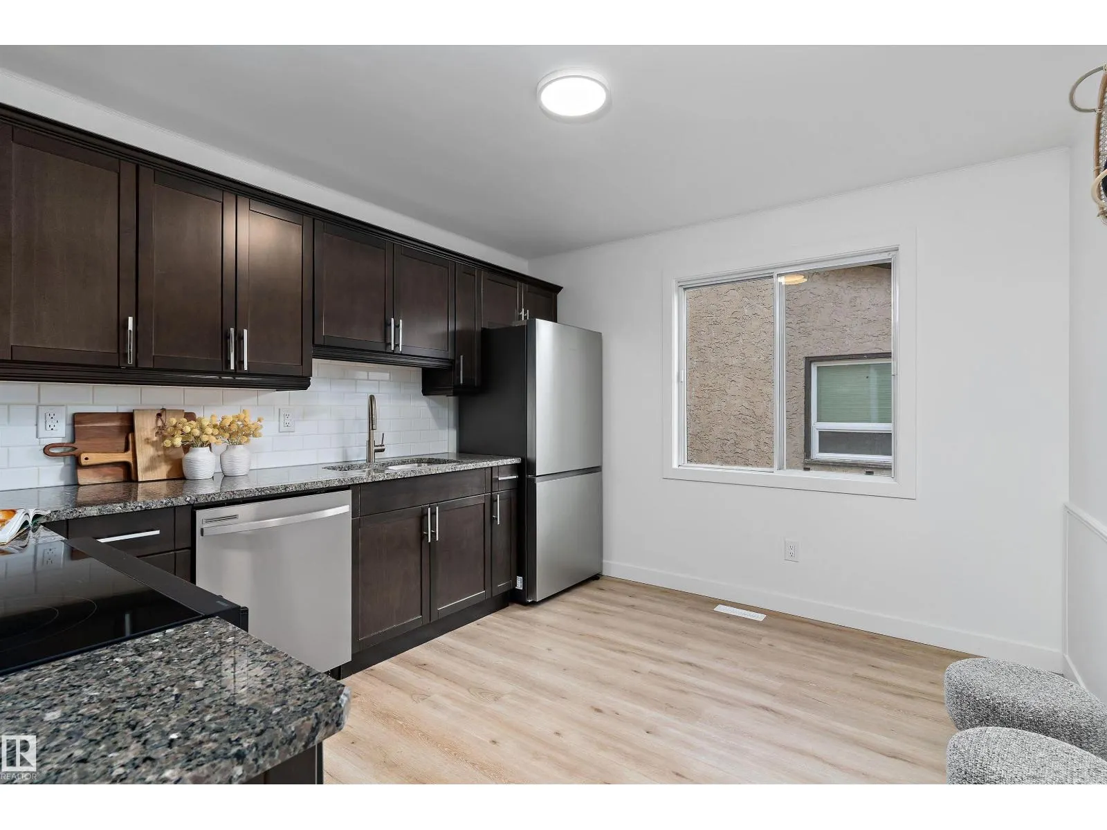 3816 41 AV NW