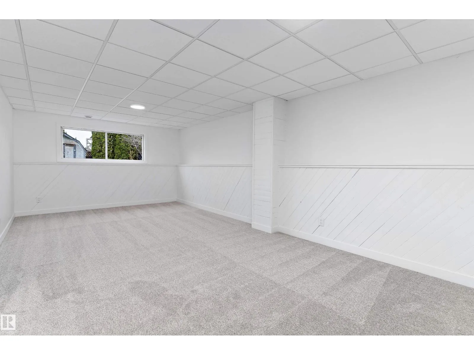 3816 41 AV NW