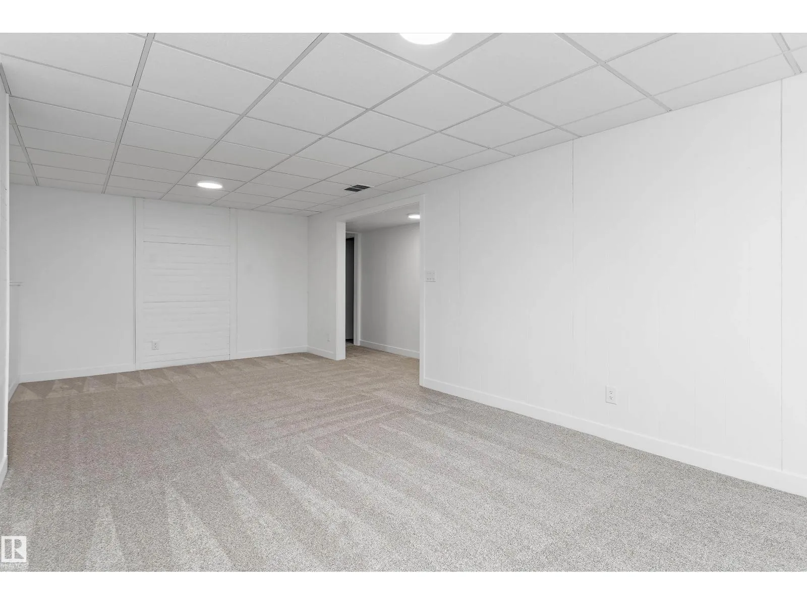 3816 41 AV NW