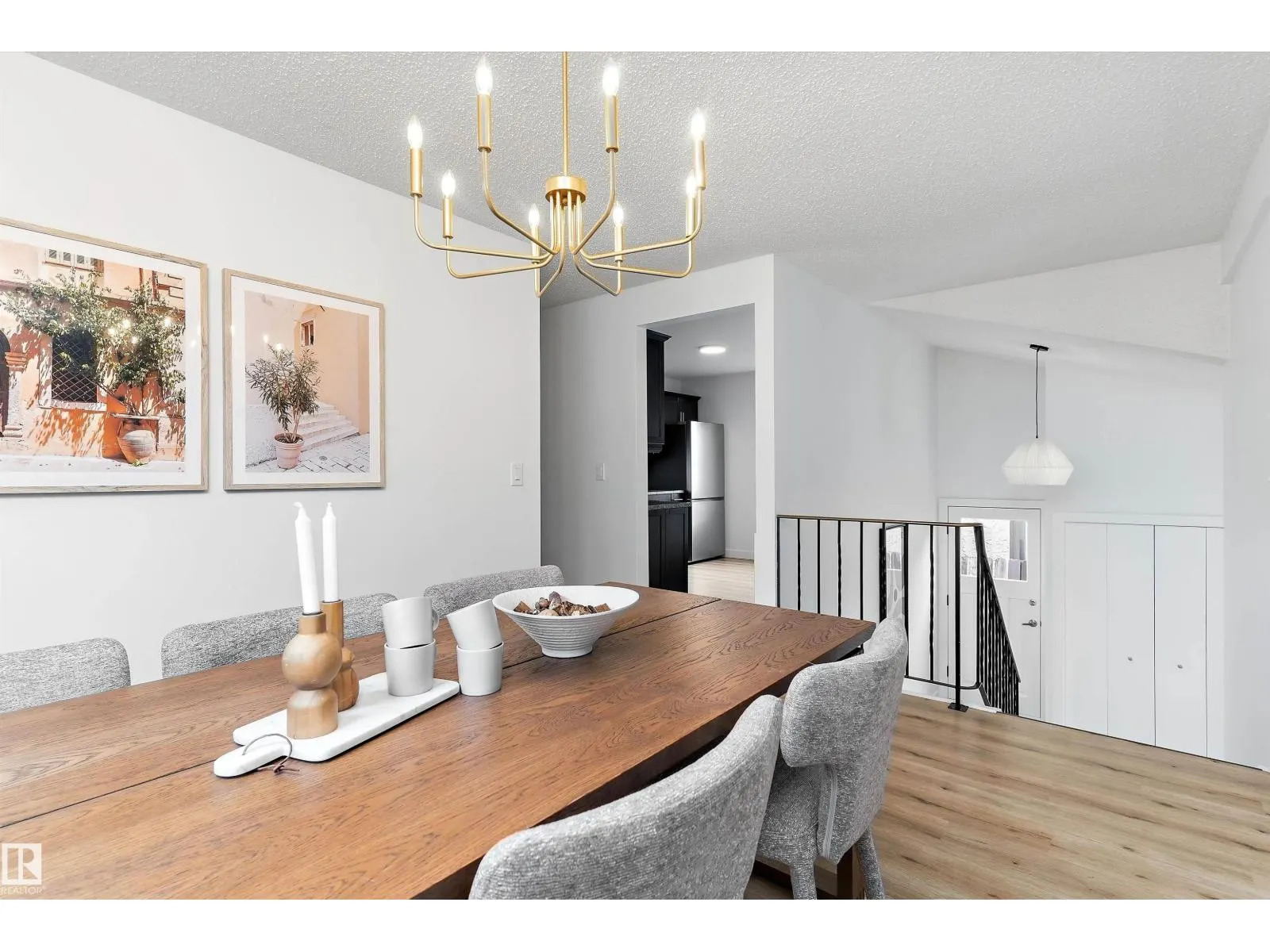 3816 41 AV NW