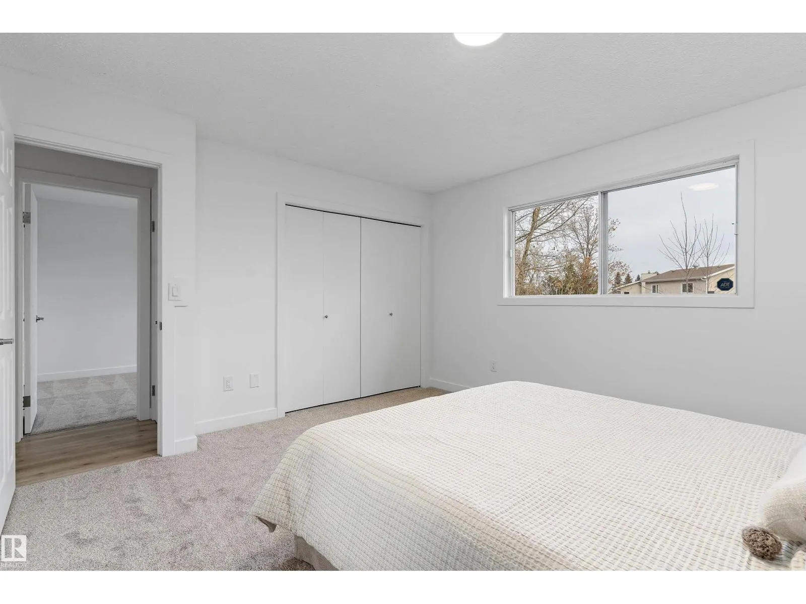 3816 41 AV NW