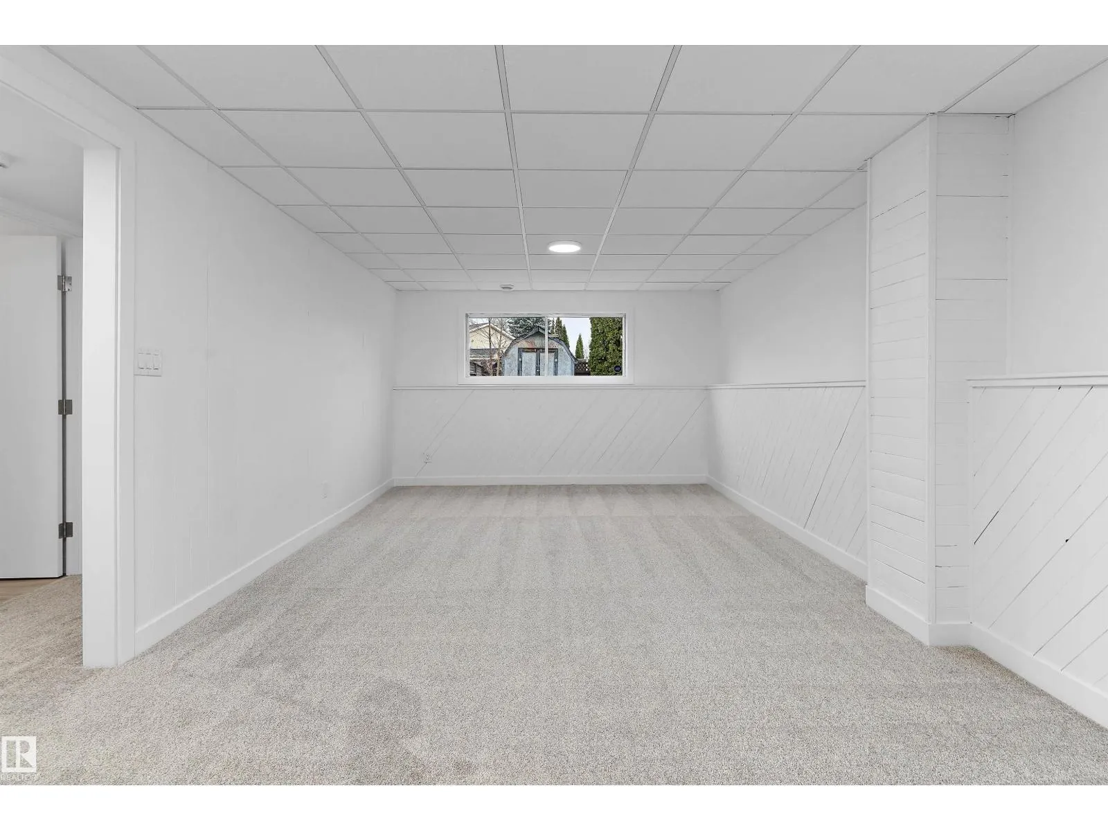 3816 41 AV NW