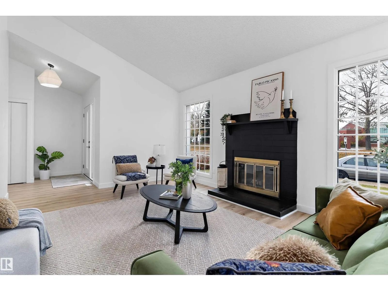 3816 41 AV NW