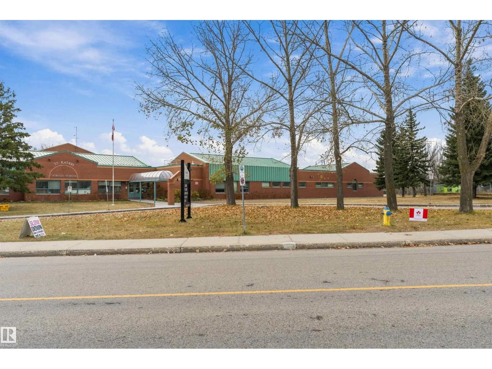 3816 41 AV NW