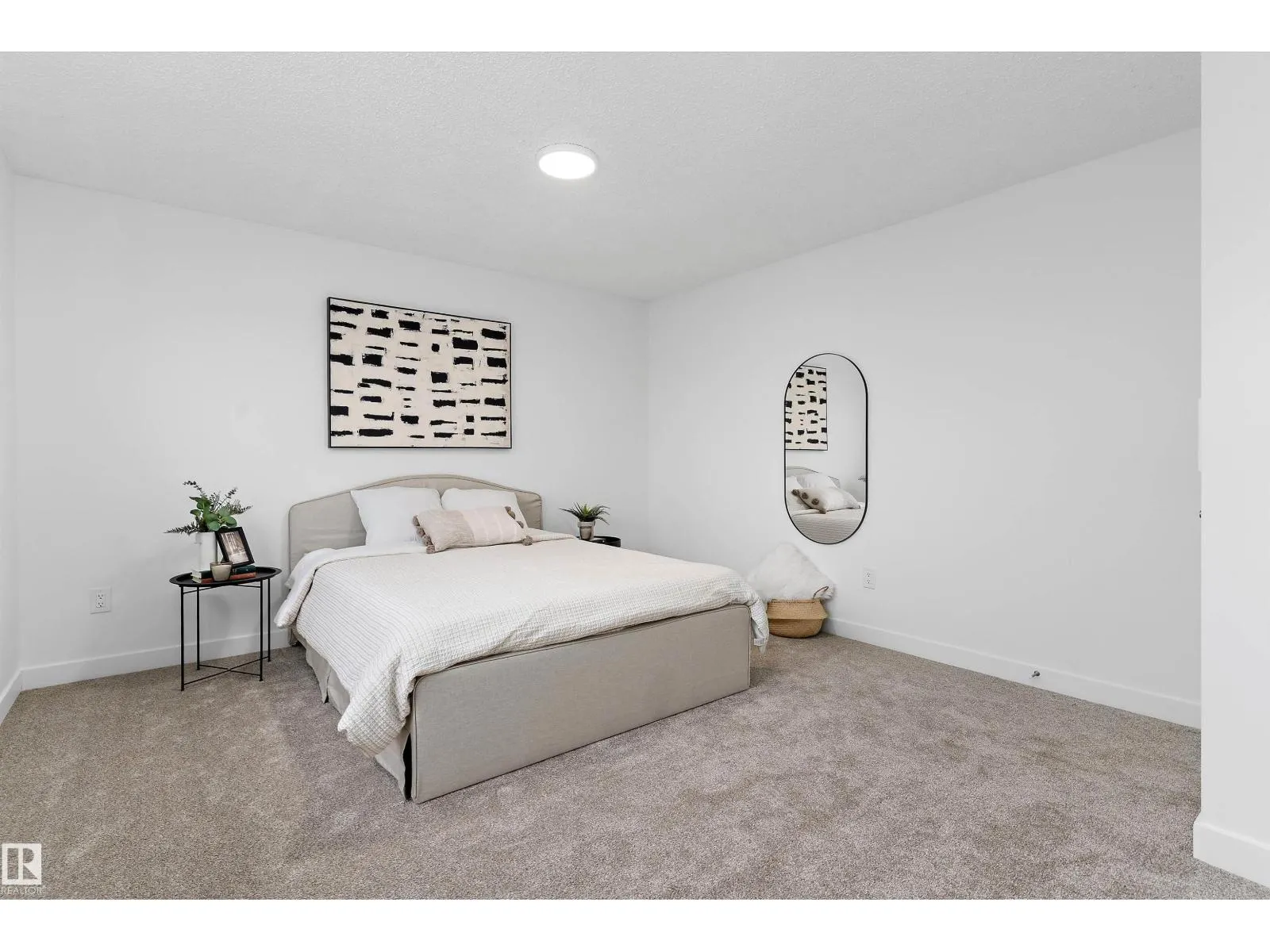 3816 41 AV NW