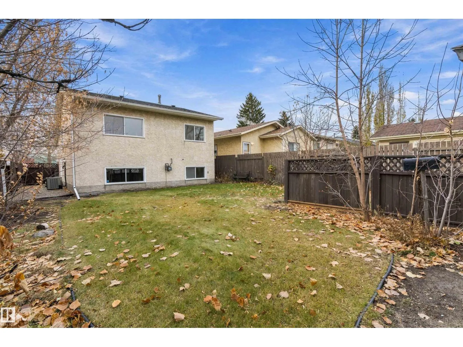 3816 41 AV NW