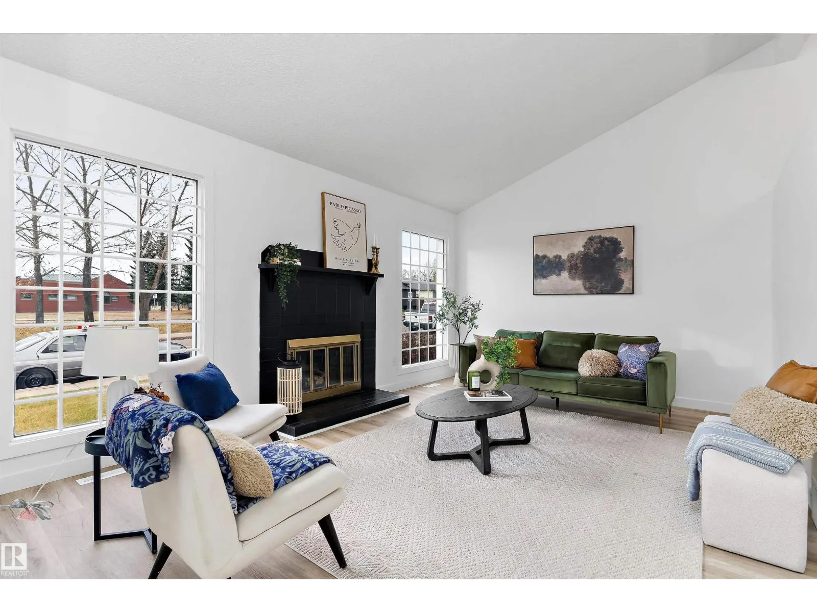 3816 41 AV NW