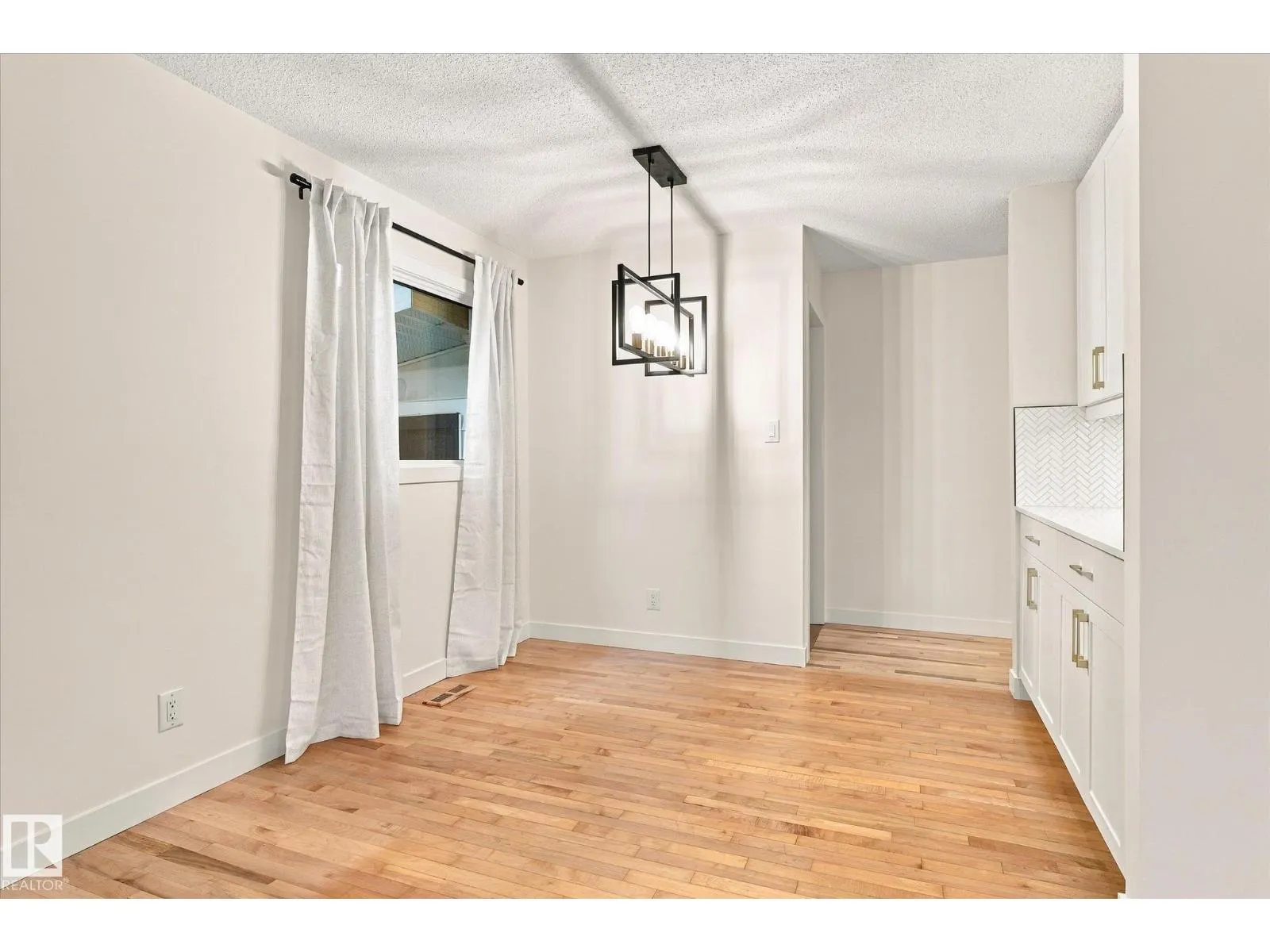 26 EAGLE DR