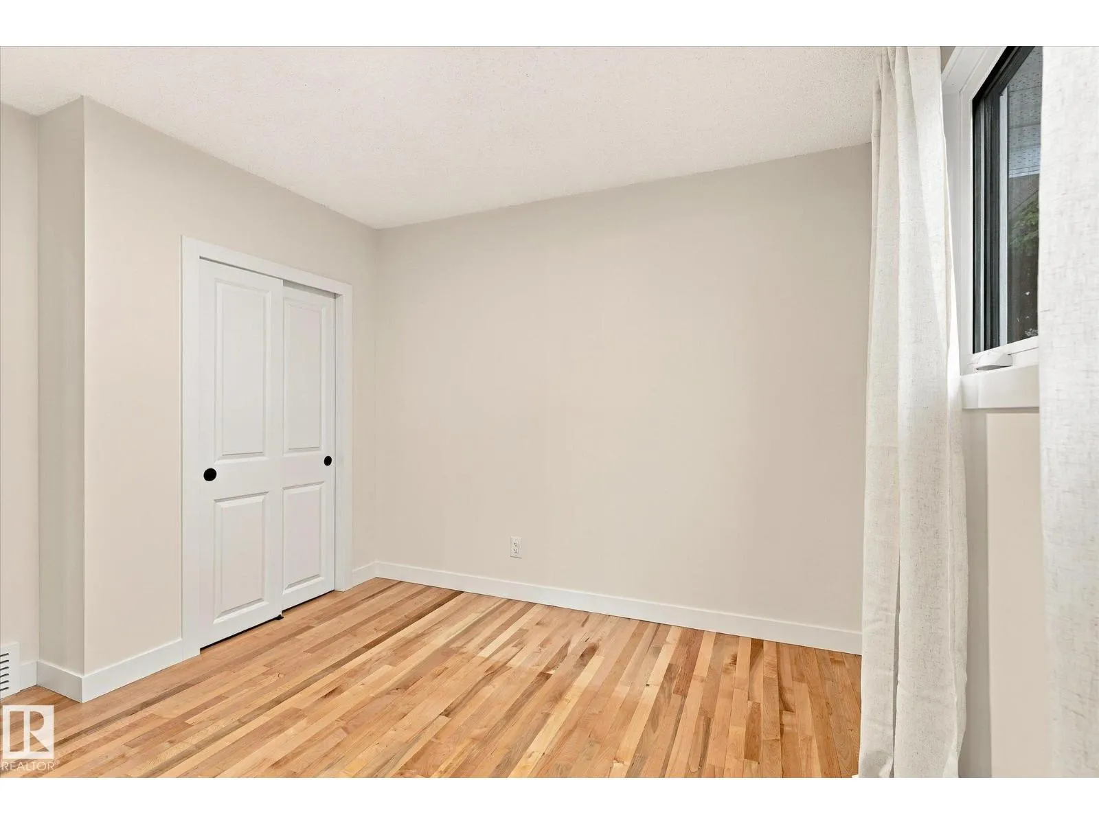 26 EAGLE DR