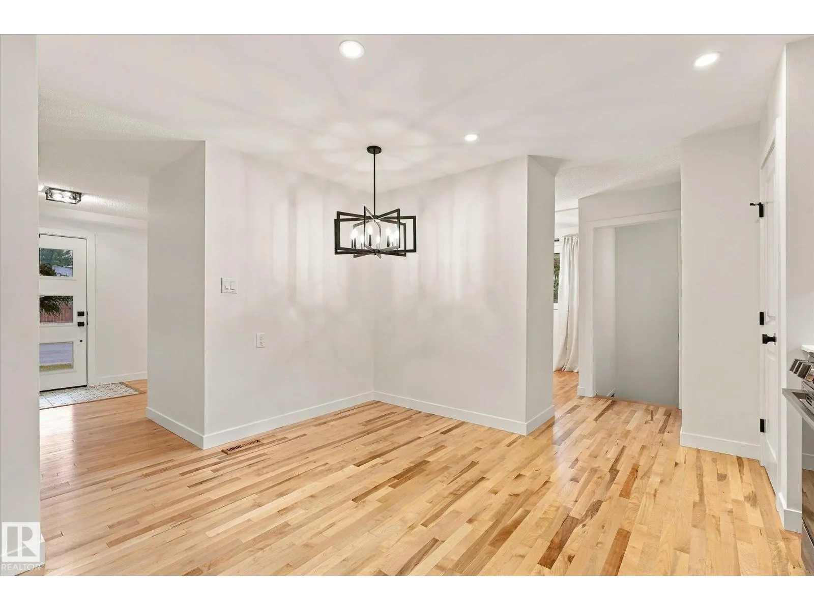 26 EAGLE DR