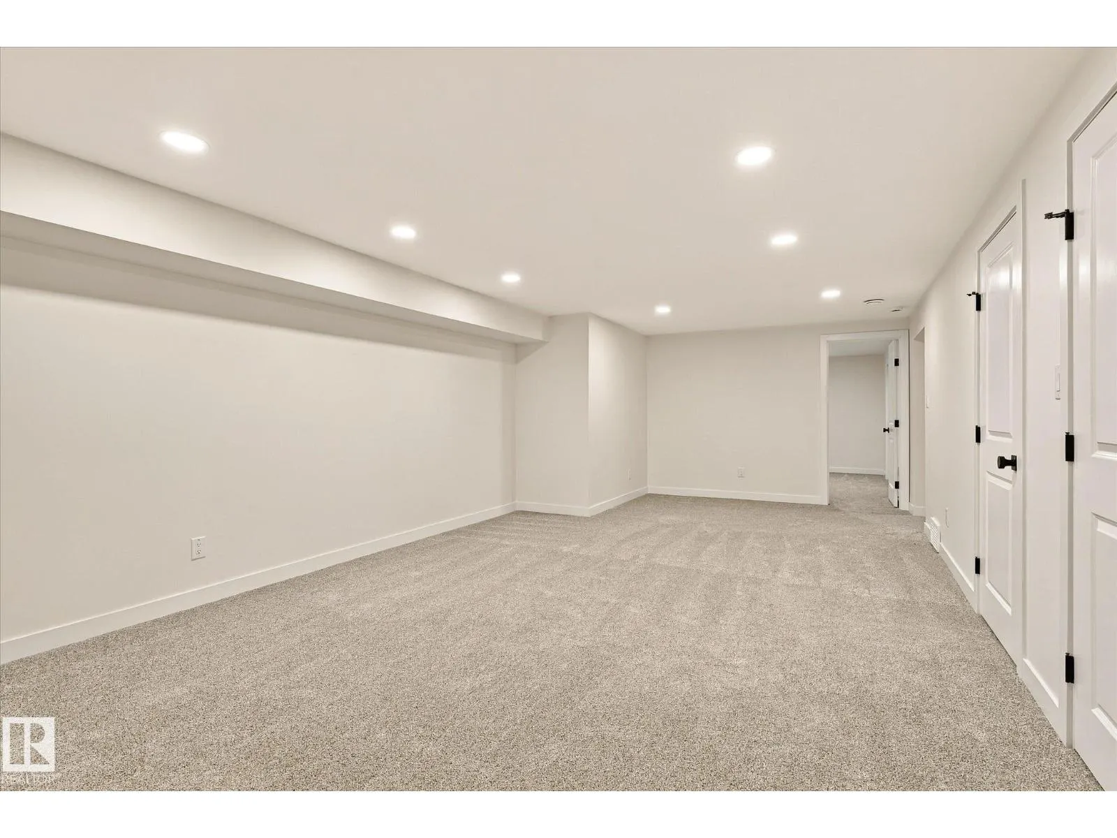 26 EAGLE DR