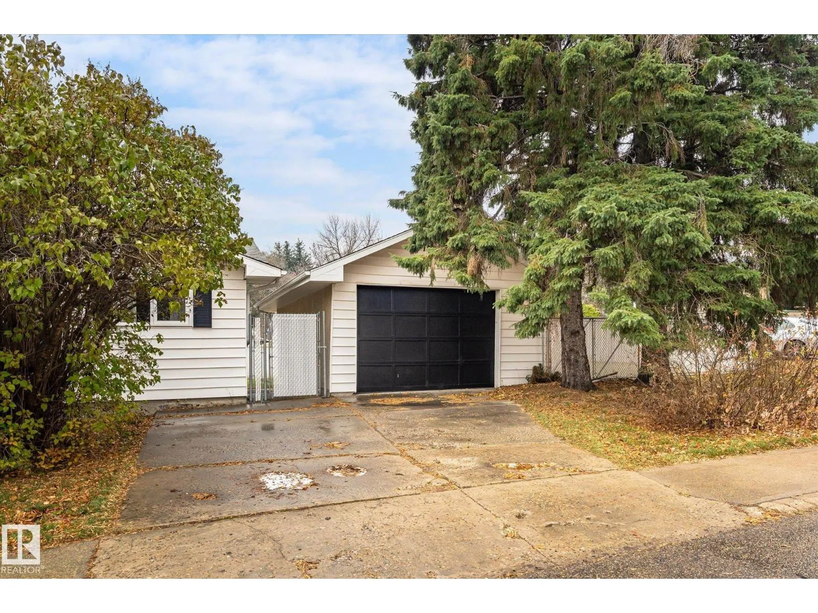 26 EAGLE DR