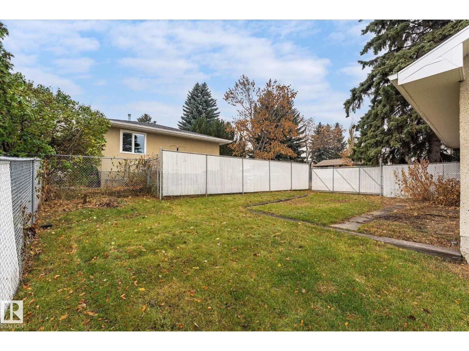26 EAGLE DR