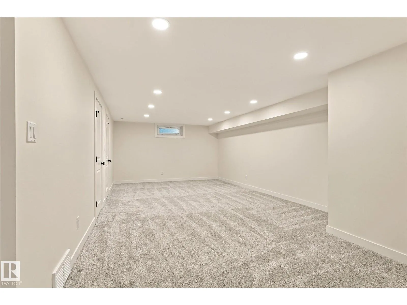 26 EAGLE DR