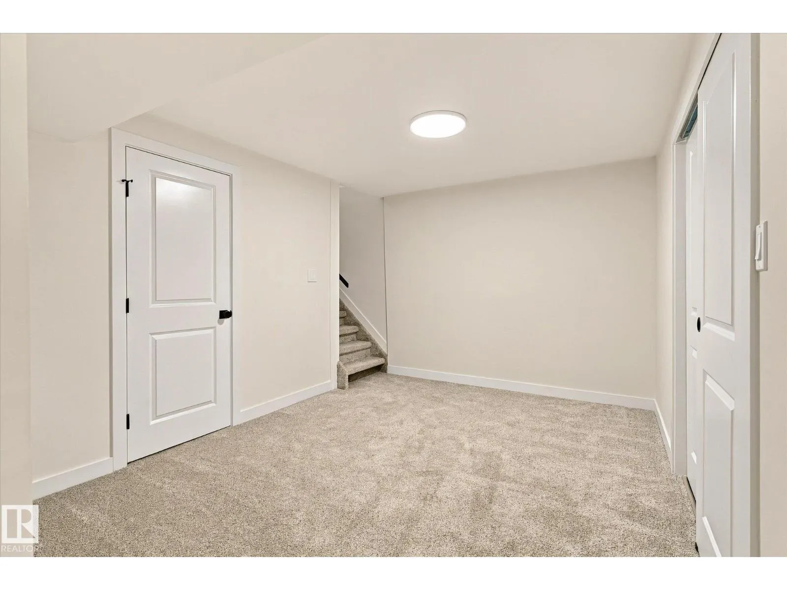 26 EAGLE DR