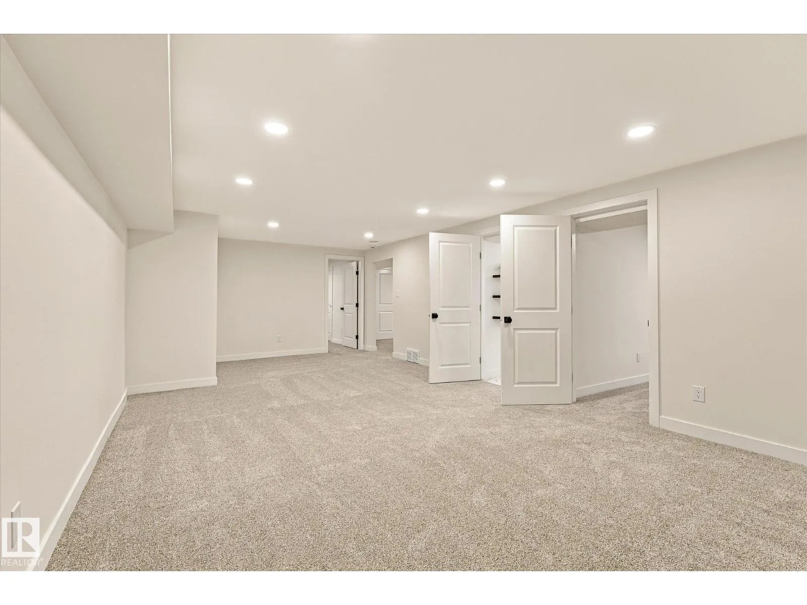 26 EAGLE DR