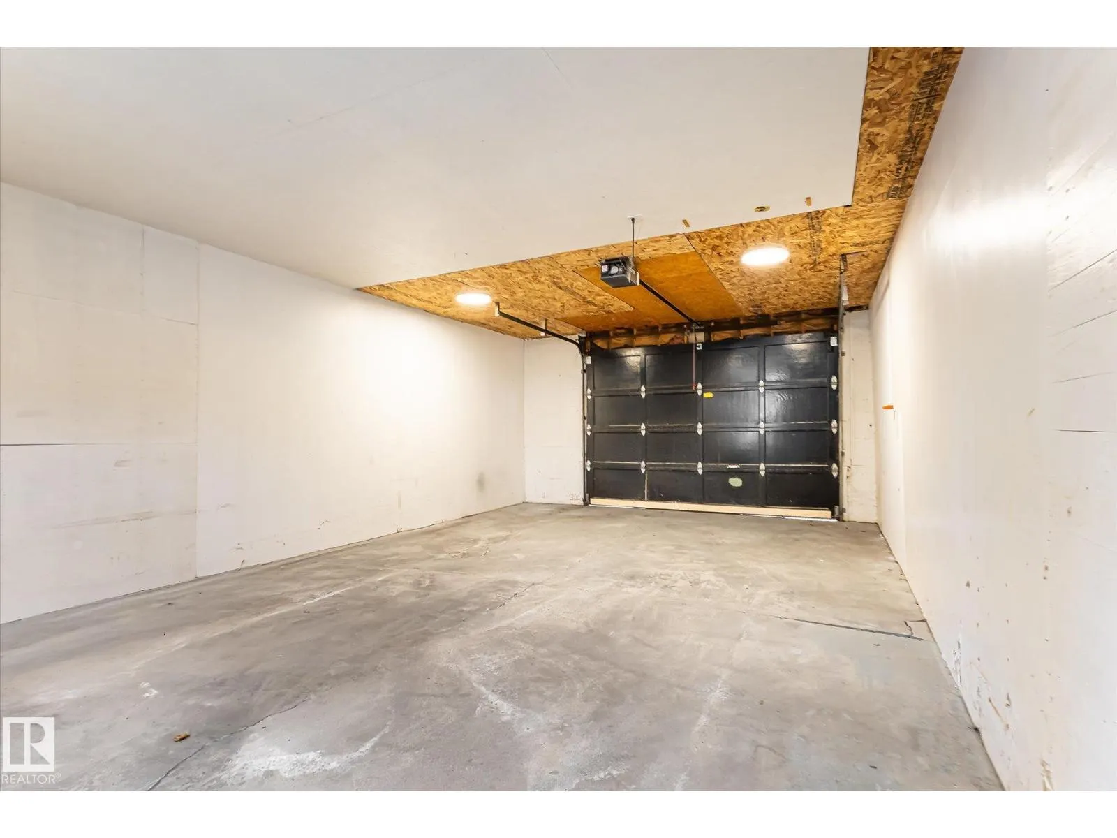 26 EAGLE DR