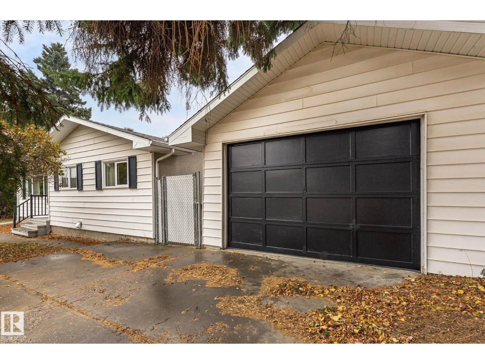 26 EAGLE DR