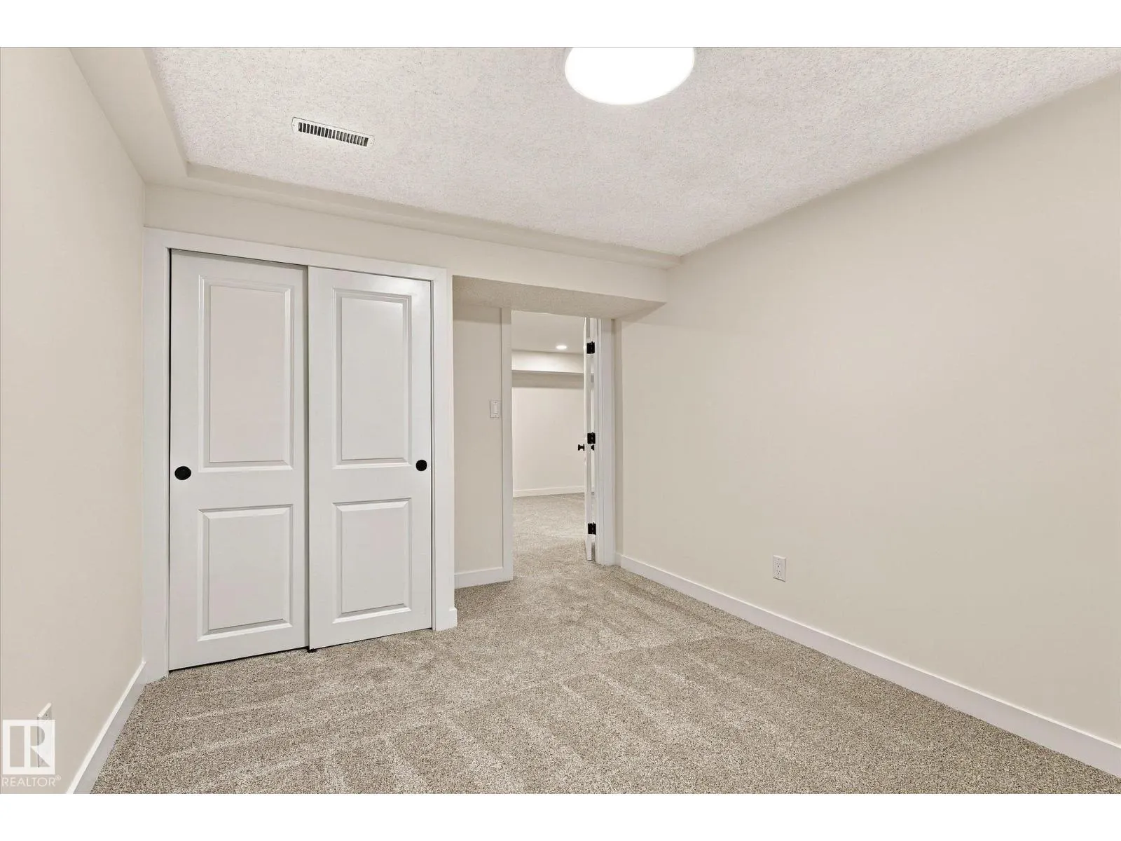 26 EAGLE DR