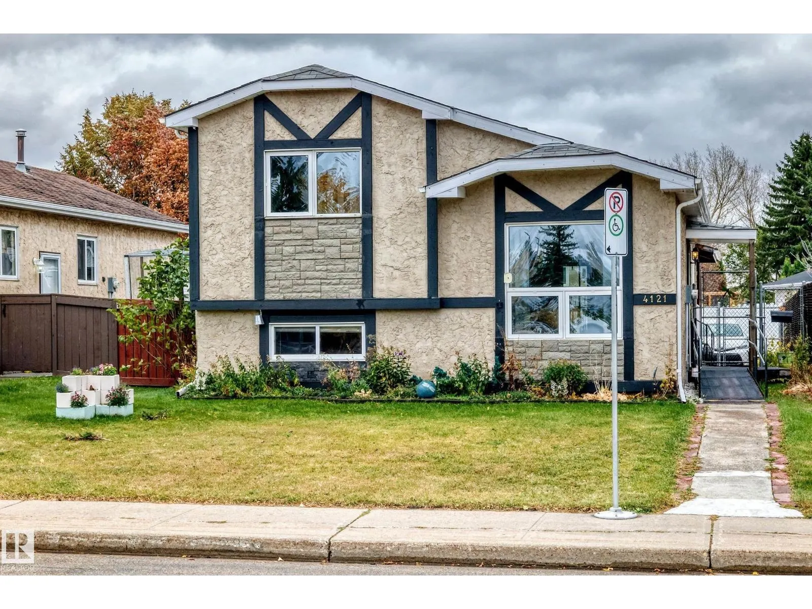 4121 41 AV NW
