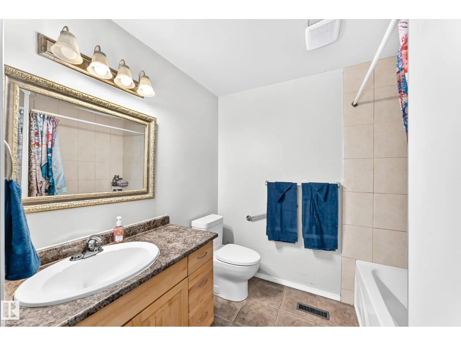 4121 41 AV NW