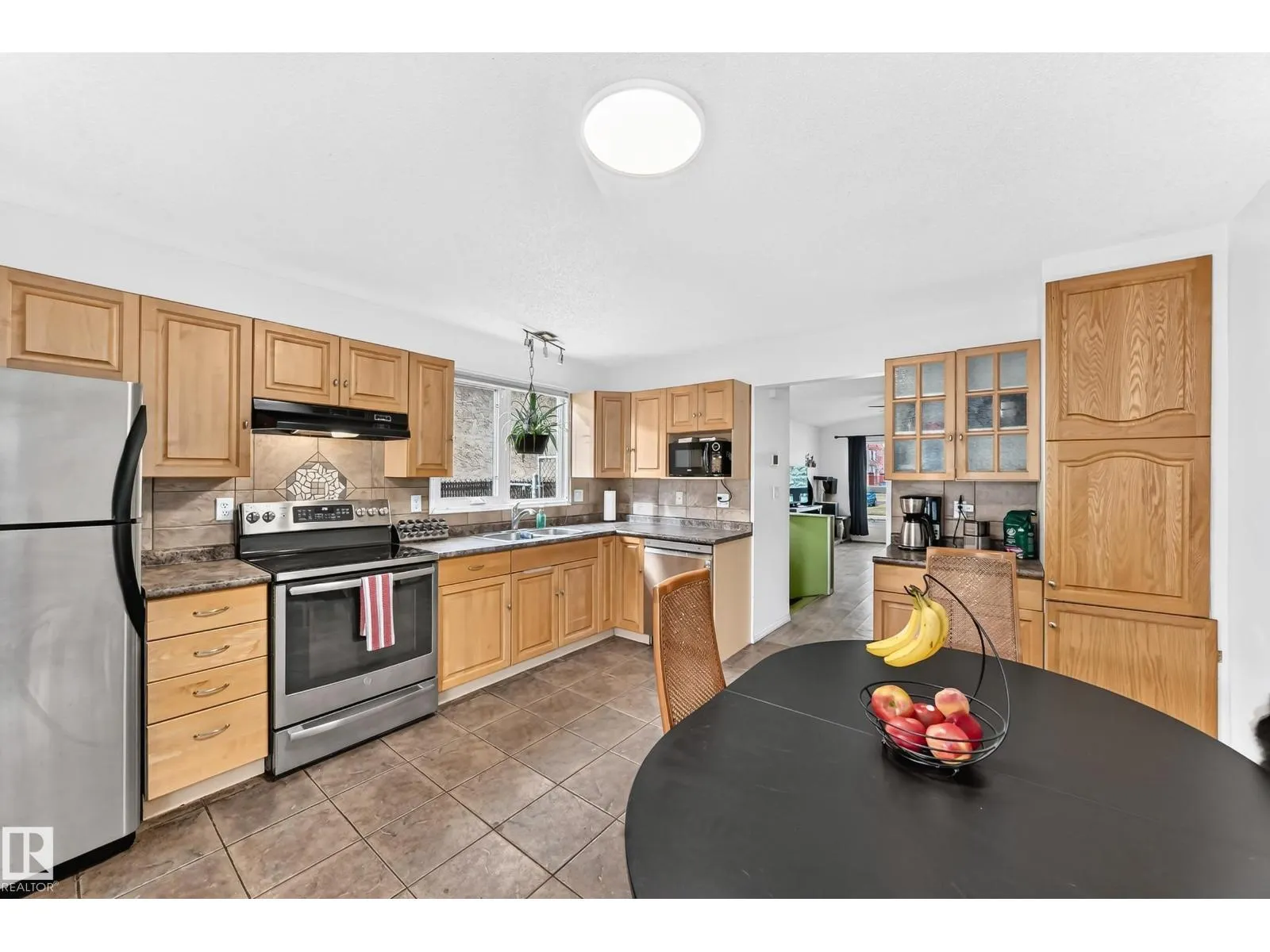 4121 41 AV NW