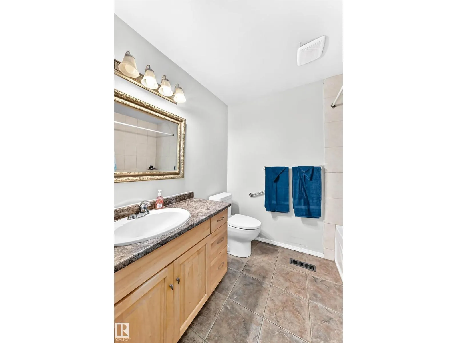 4121 41 AV NW