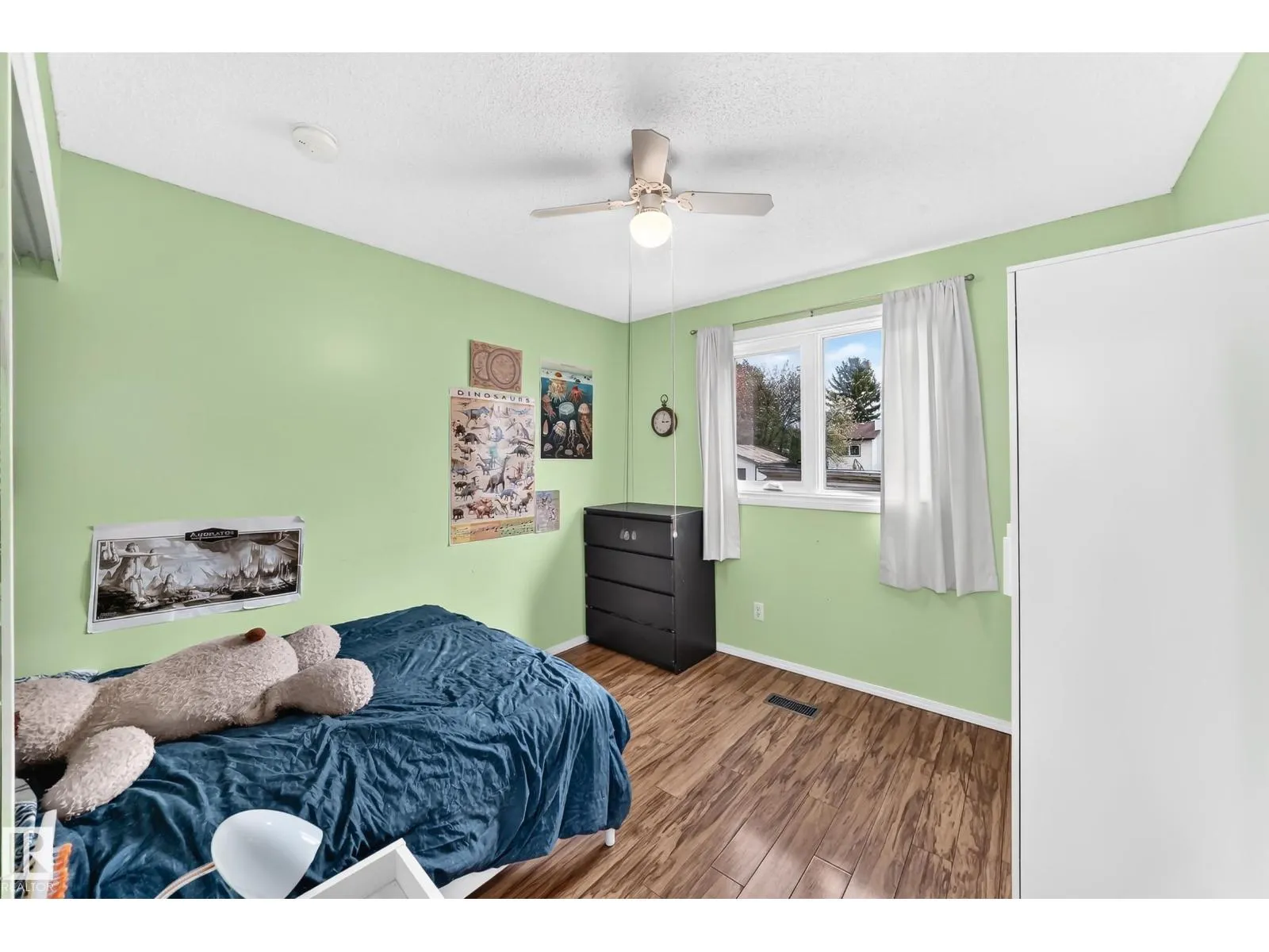 4121 41 AV NW