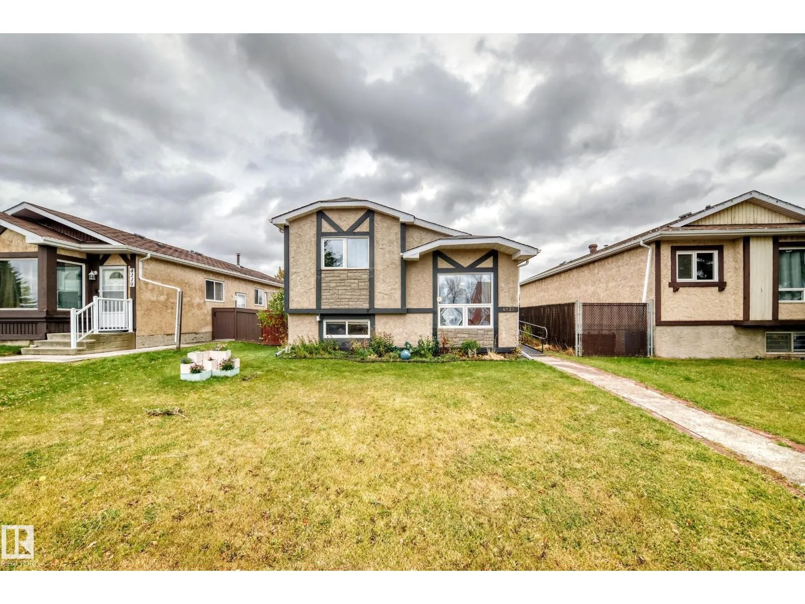 4121 41 AV NW