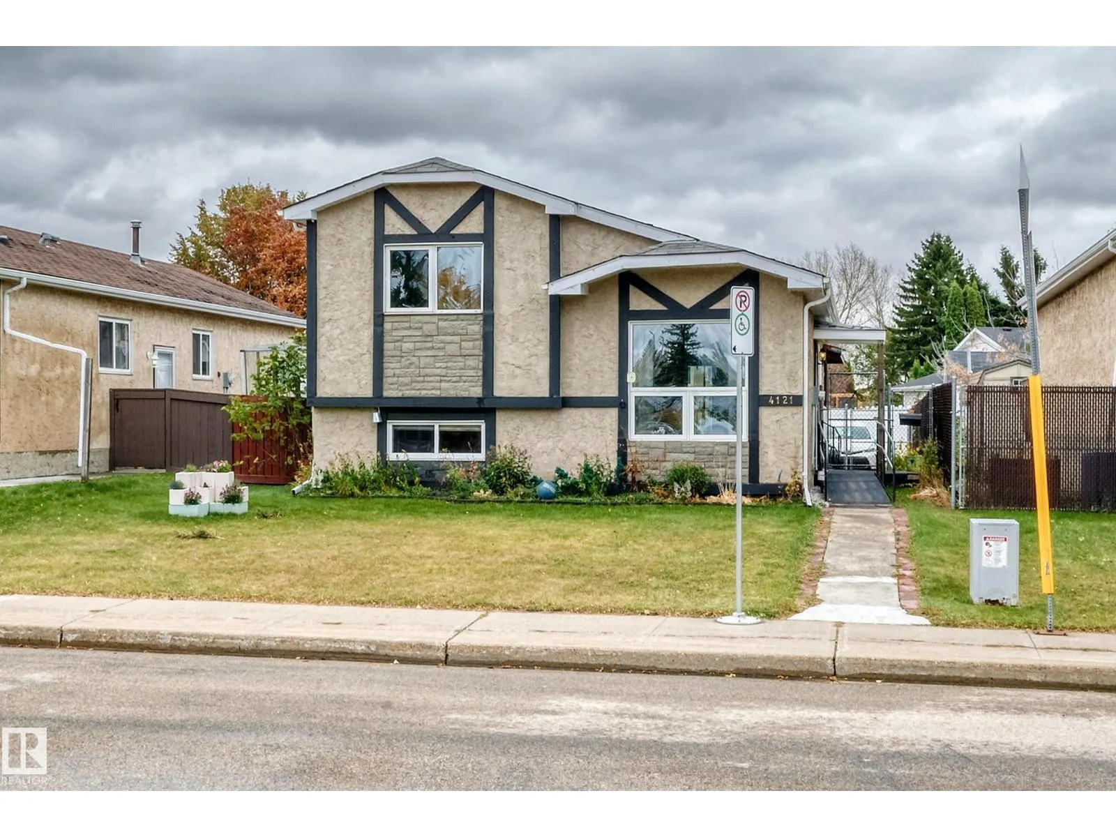 4121 41 AV NW