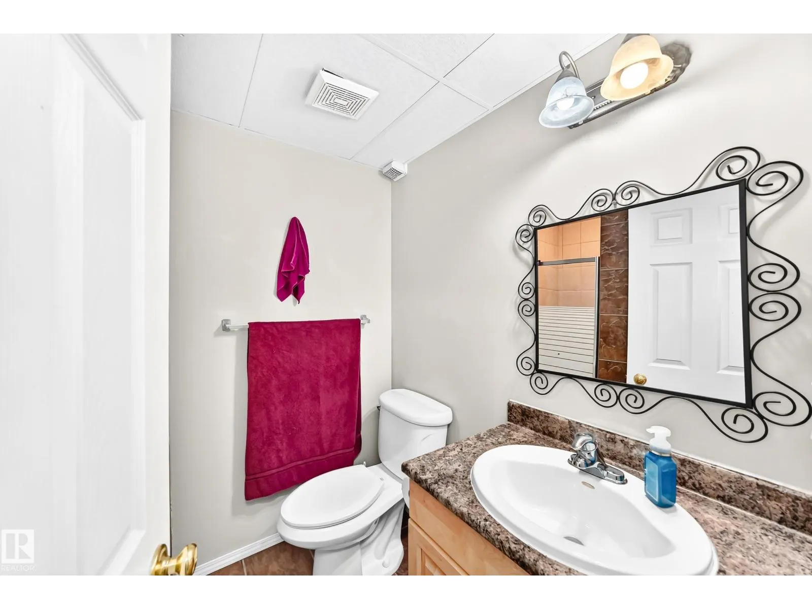 4121 41 AV NW