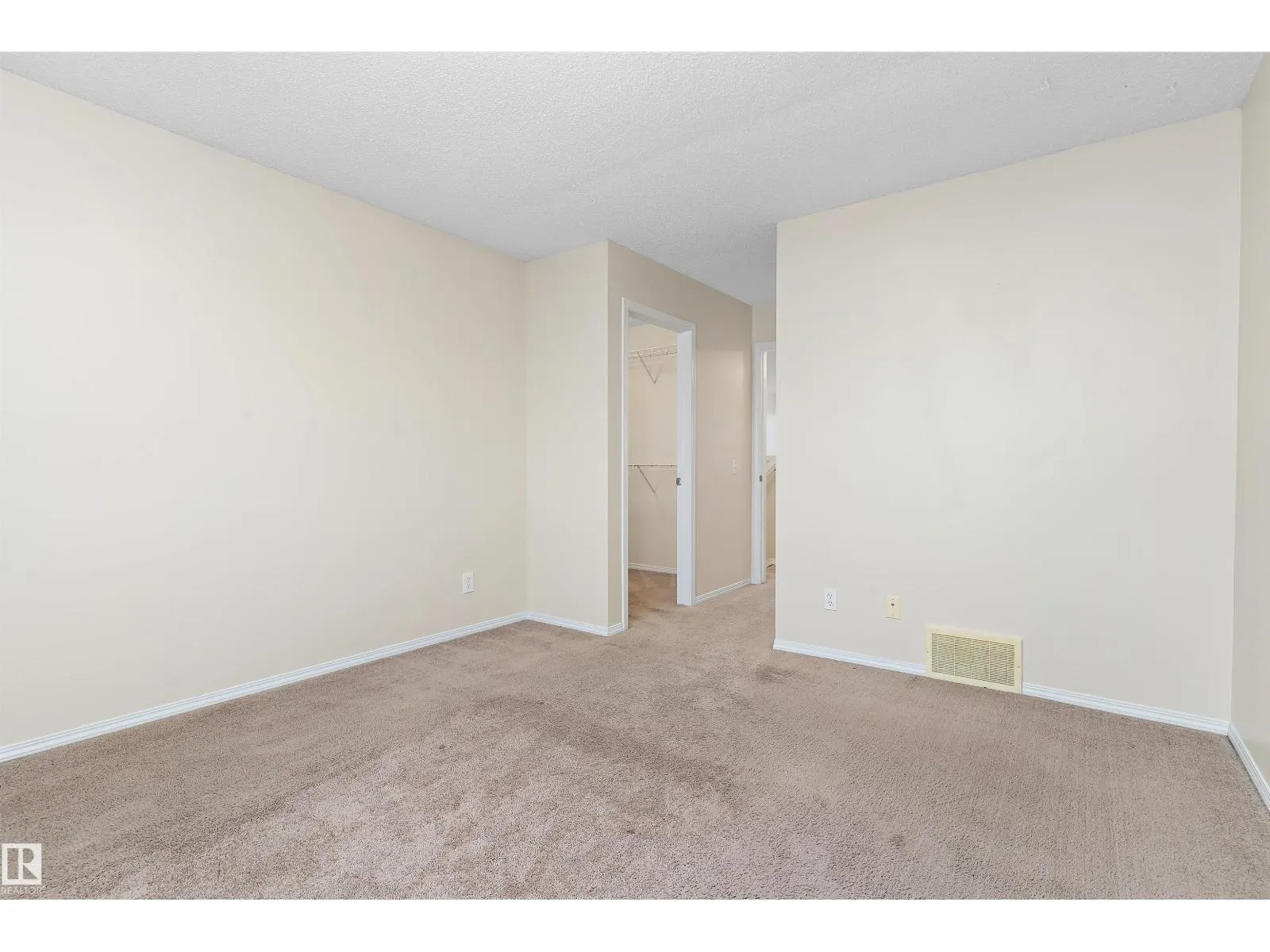 28 LEYLAND WY