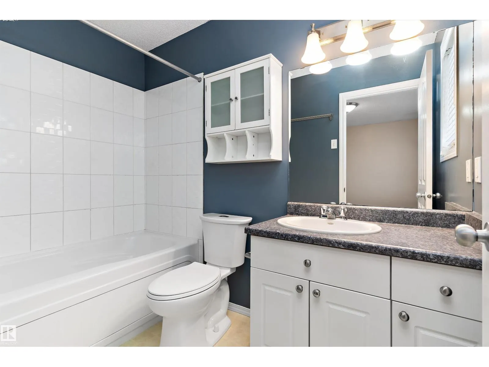 28 LEYLAND WY