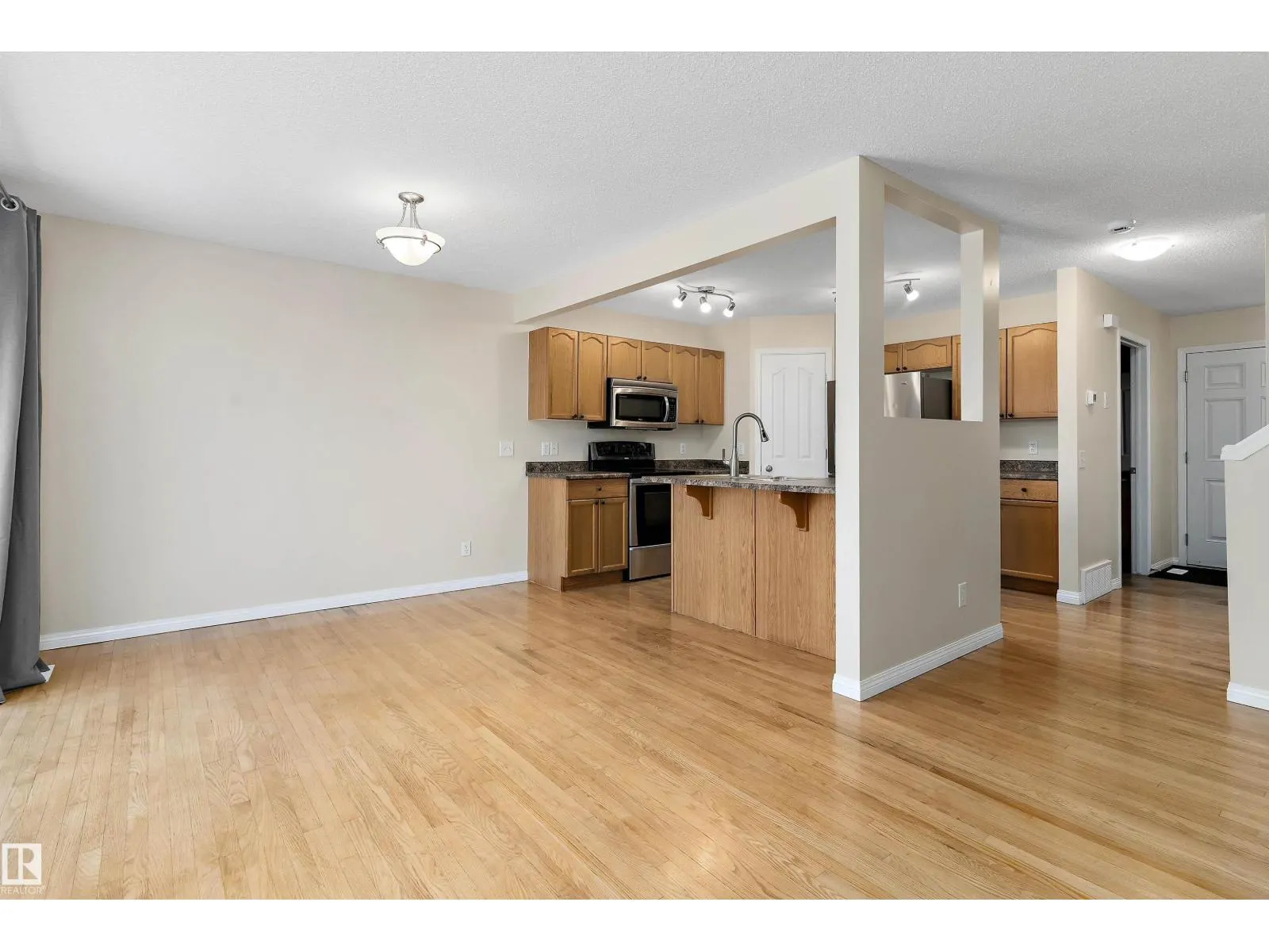 28 LEYLAND WY