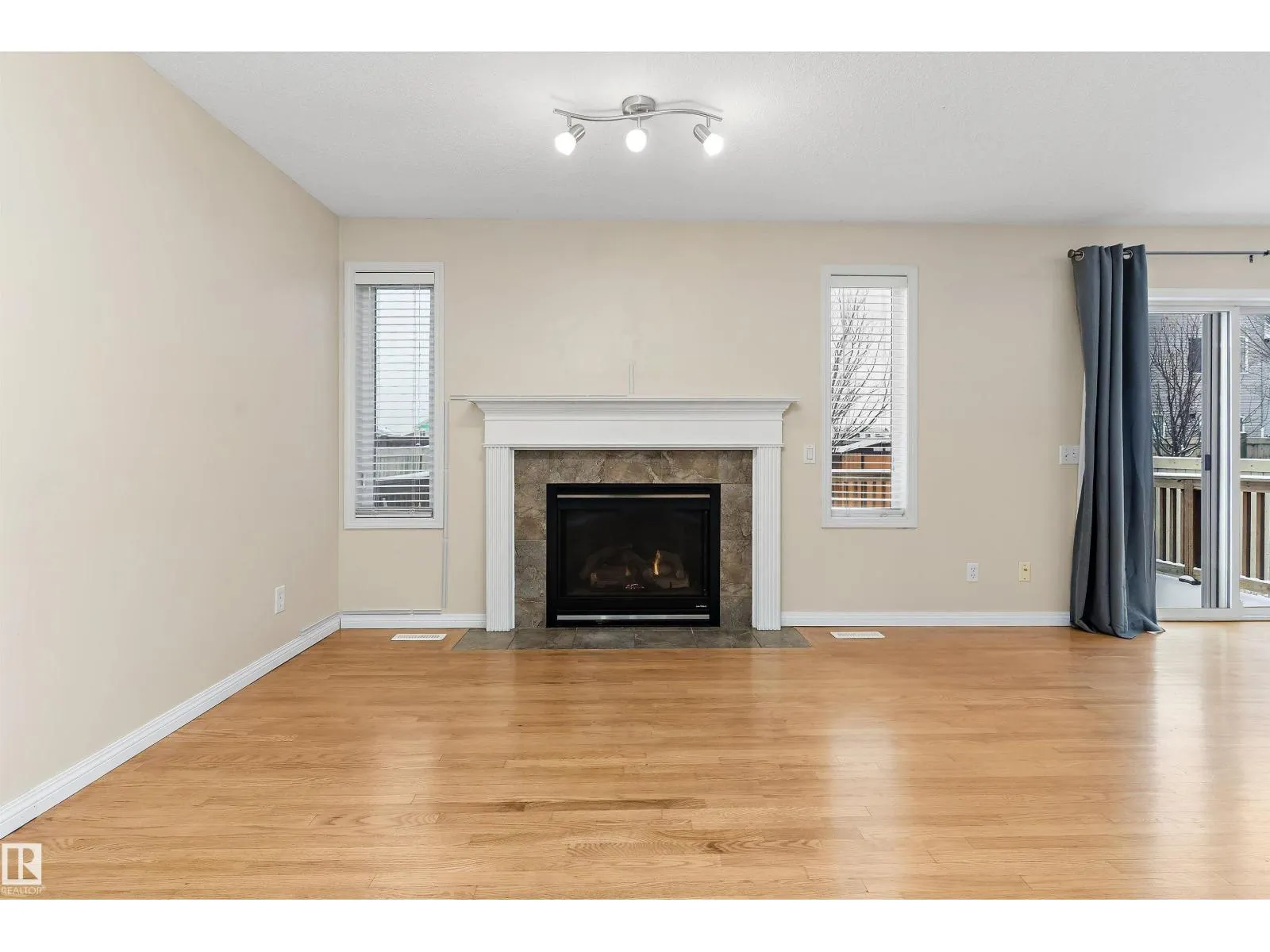 28 LEYLAND WY
