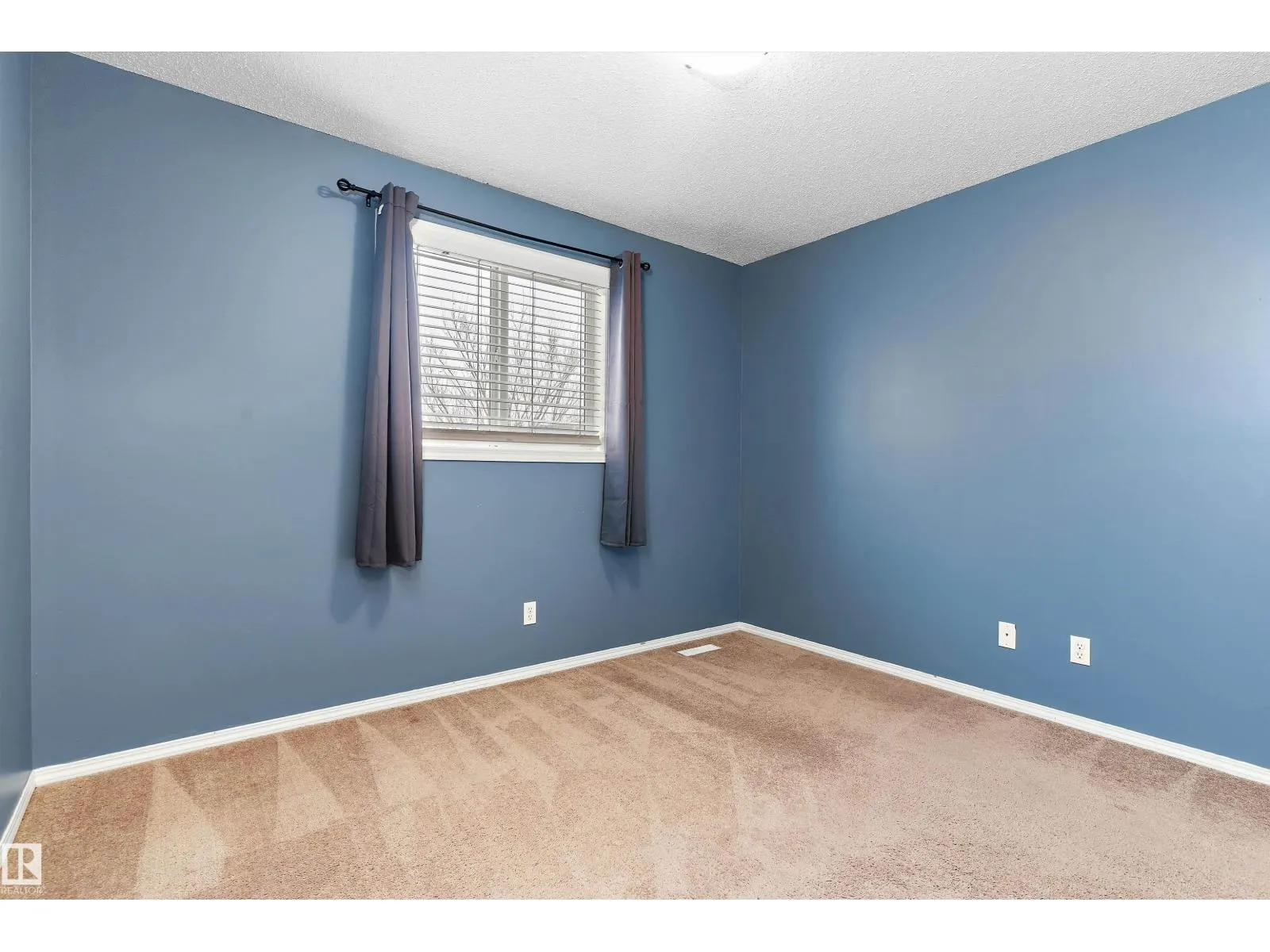 28 LEYLAND WY